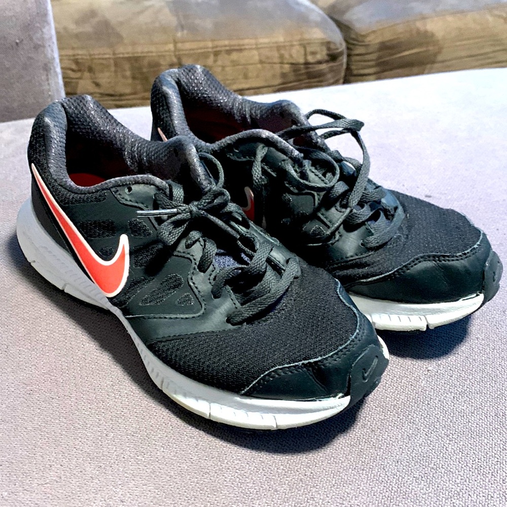Nike black and pink sneakers